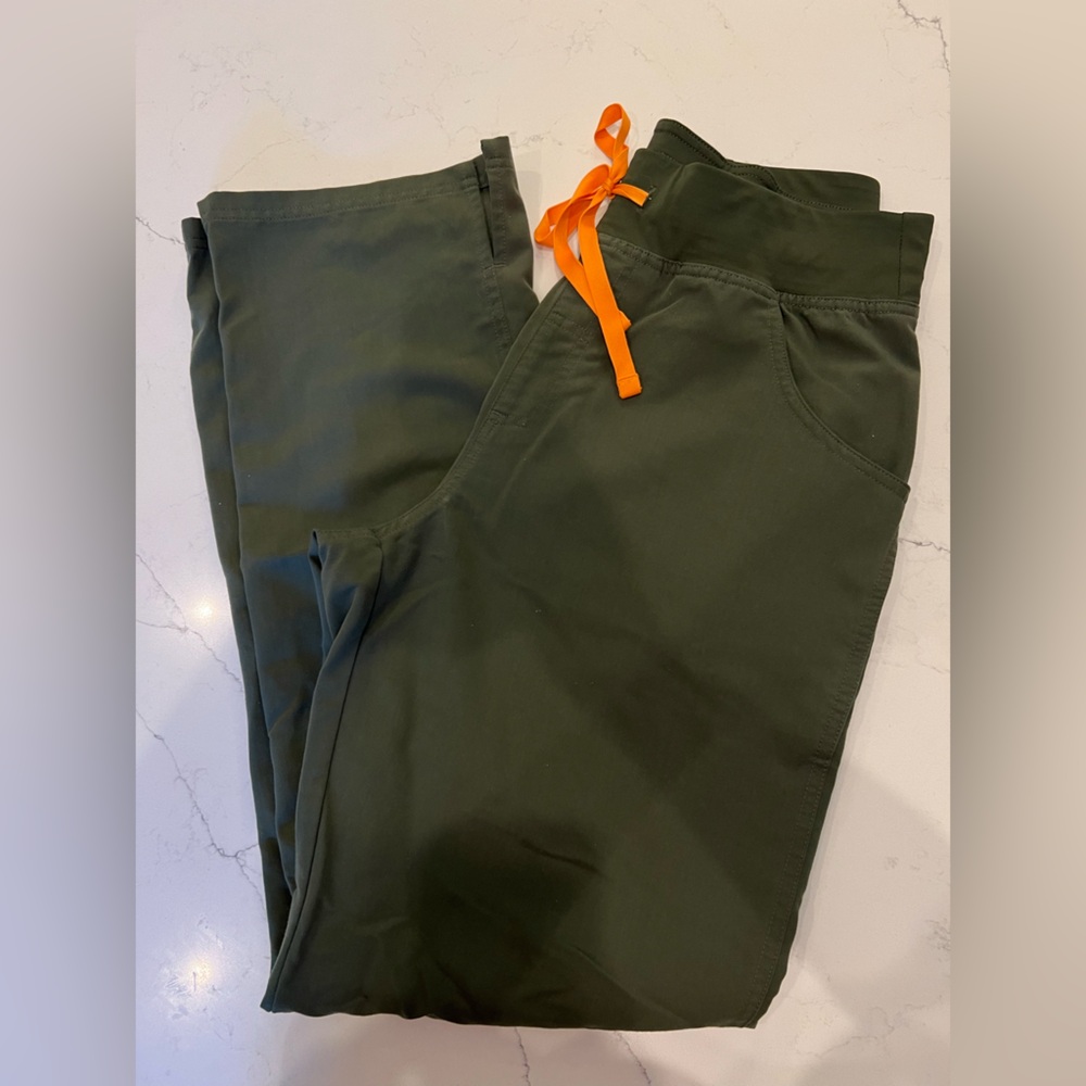 Figs Moss Cargo Scrub Pants Medium